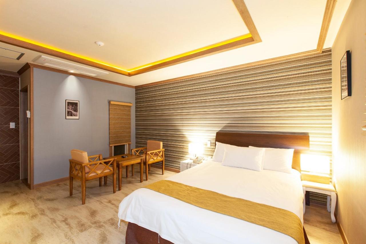 Sahara Hotel Jeju Exterior foto