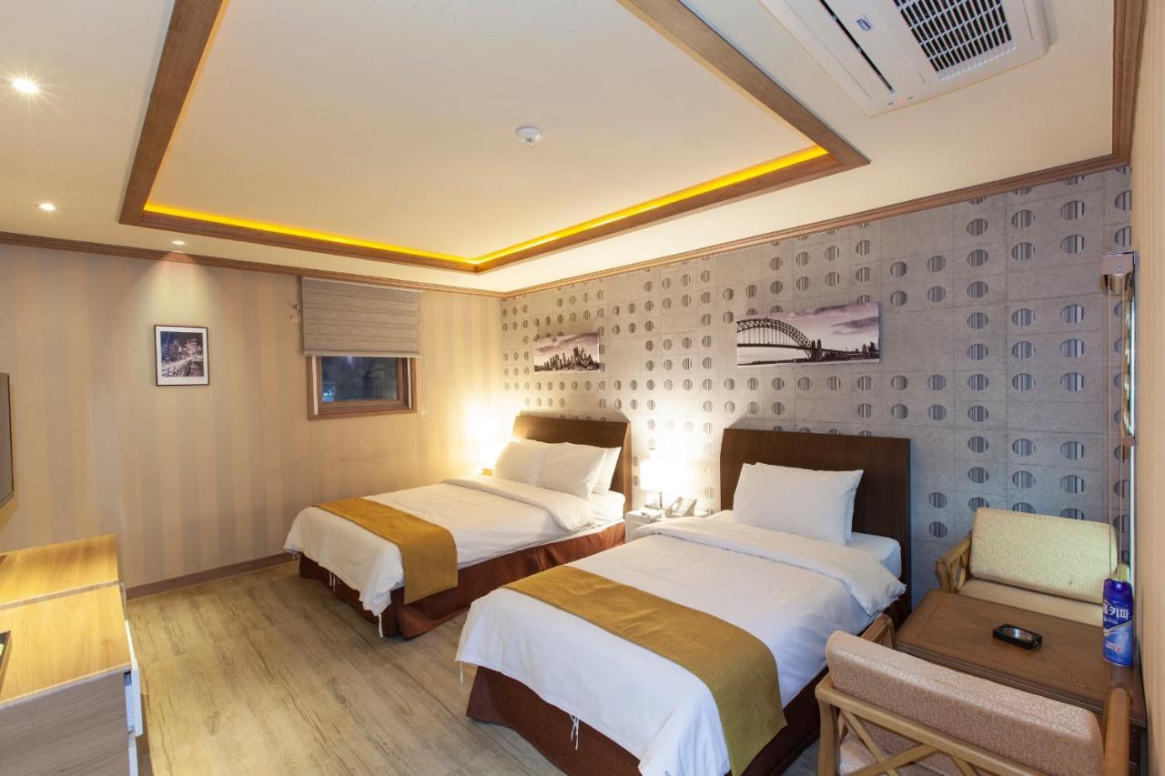 Sahara Hotel Jeju Exterior foto